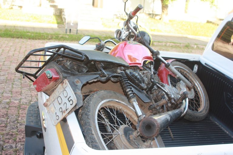 Após perseguição, BM apreende motocicleta com placa adulterada