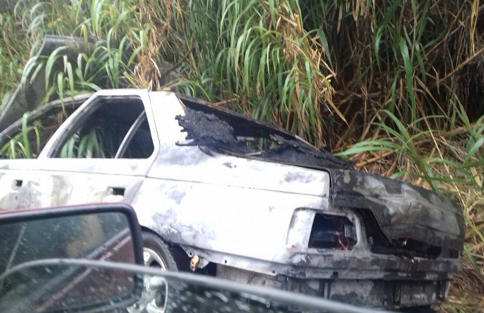 Dois veículos pegam fogo em São Sepé