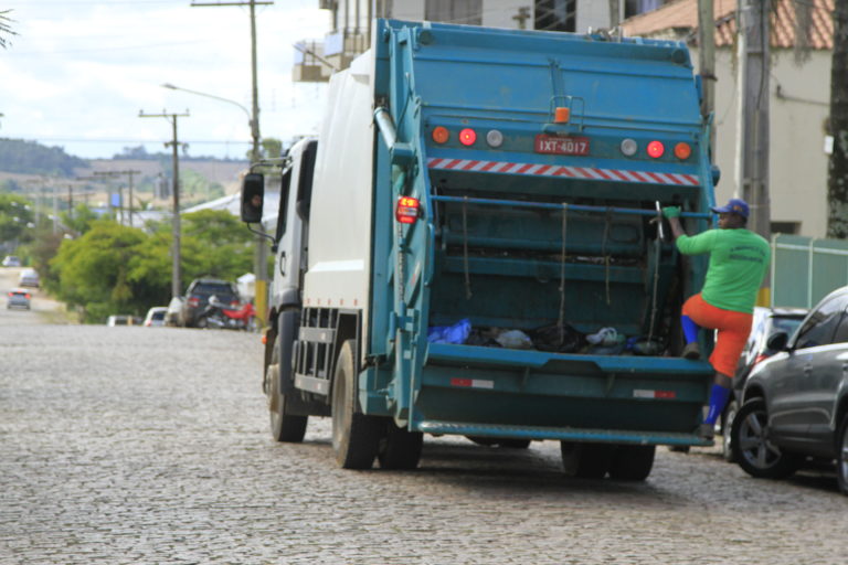 Limpeza urbana tem alterações durante as datas de final de ano