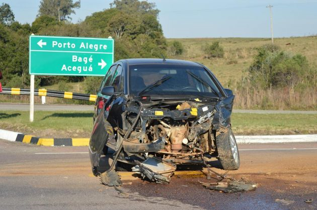 Carro com placas de São Sepé se envolve em grave acidente na BR-153