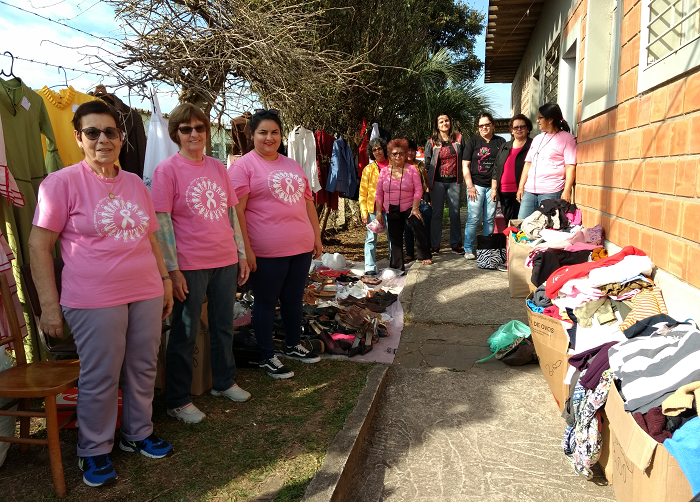 Liga Feminina de Combate ao Câncer realiza brechó em São Sepé