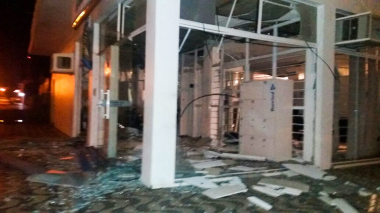Bandidos explodem duas agências bancárias em Vila Nova do Sul