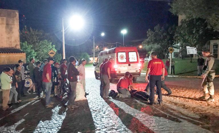 Condutor de carro foge após acidente na Av. Getúlio Vargas, em São Sepé
