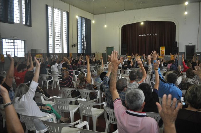 Educadores estaduais prometem intensificar a greve
