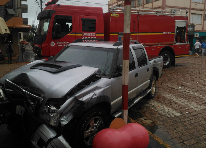 Vídeo mostra acidente com cinco veículos no Centro de São Sepé