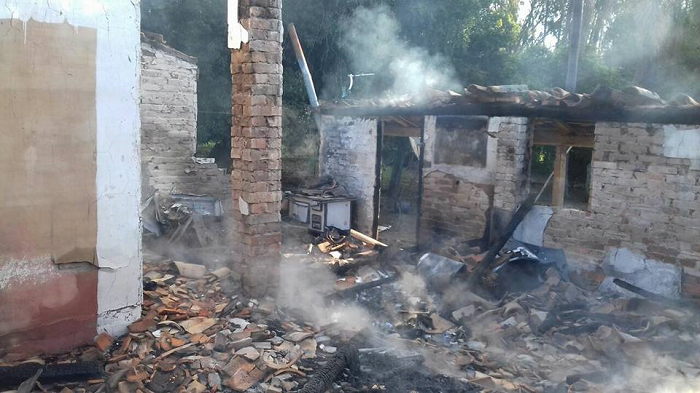 Casal de Formigueiro que perdeu tudo em incêndio precisa de ajuda