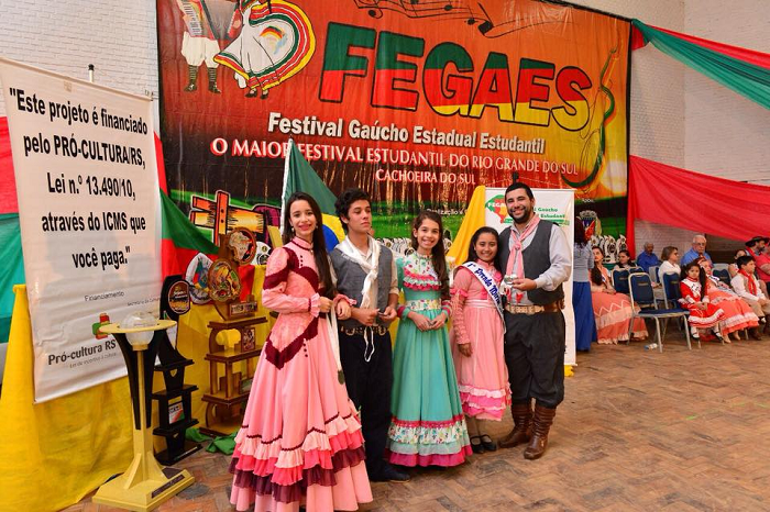 Instrutor de São Sepé leva grupo à título estadual em festival gaúcho de dança