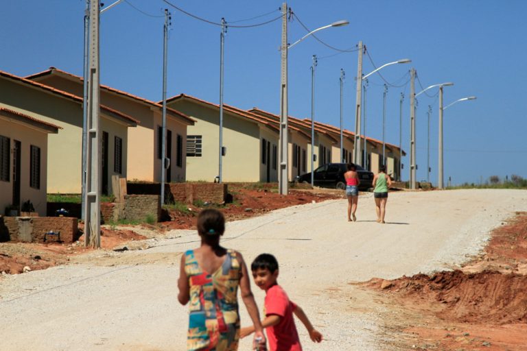 Famílias recebem novas moradias populares em São Sepé