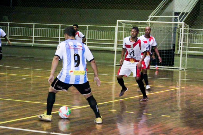 Torcedores podem votar nos melhores atletas do campeonato de futsal