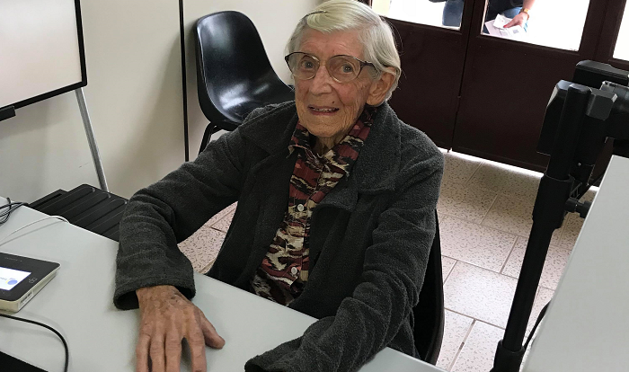 Com 91 anos, Dona Eva está em dia com o título eleitoral