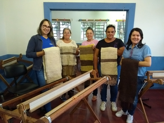 Agricultoras de São Sepé e Vila Nova do Sul participam de curso de artesanato em lã