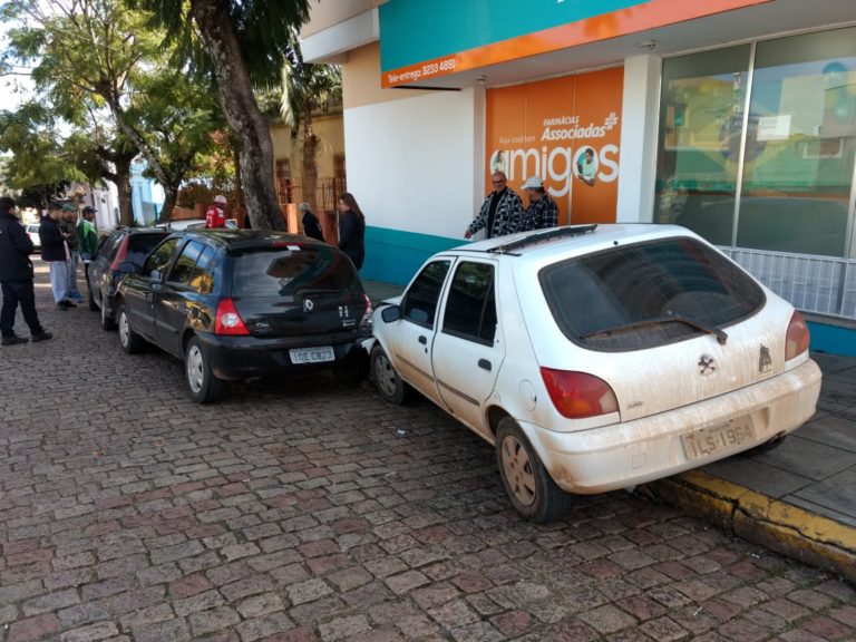 Acidente envolve cinco veículos no Centro de São Sepé