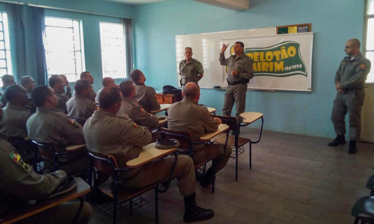 Alunos de curso técnico em Segurança Pública conheceram rotina do quartel da BM em São Sepé