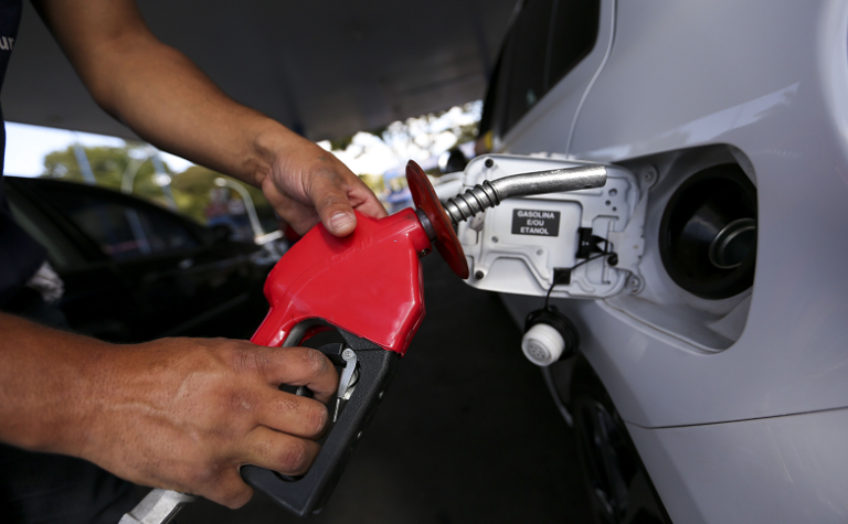Preços dos combustíveis devem cair no RS a partir de sábado (1º)