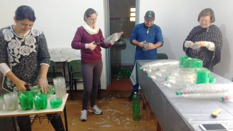 Decoração para o Natal começa a ser produzida em São Sepé