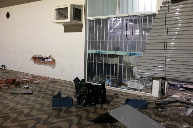 Moradores de Vila Nova do Sul dão detalhes sobre ataque a agências bancárias