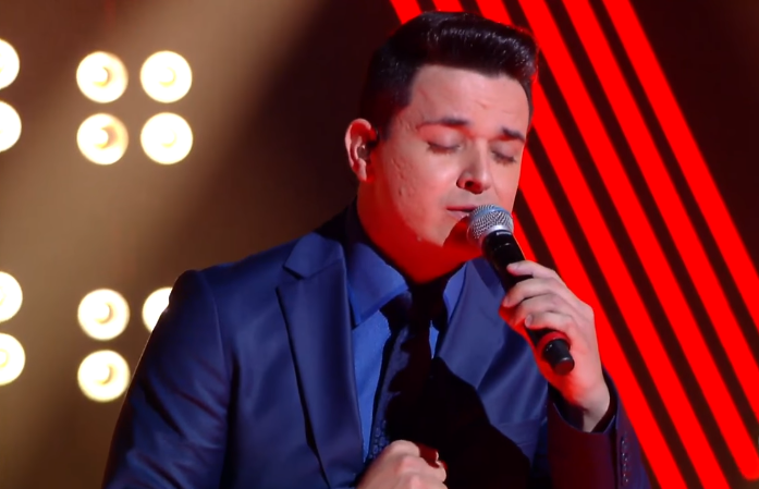 Léo Pain disputa a grande final do The Voice Brasil nesta quinta