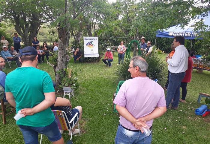 Agricultores familiares de Vila Nova do Sul participam de Dia de Campo
