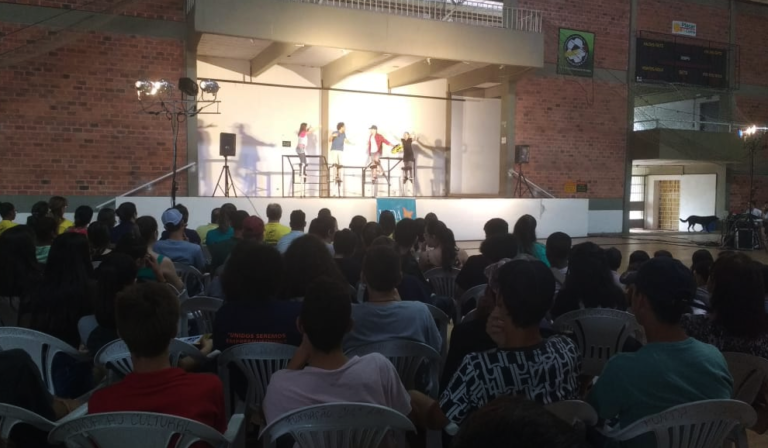 Teatro reuniu dezenas de estudantes em São Sepé