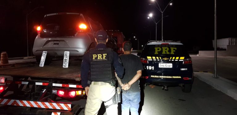 Veículo roubado é recuperado após perseguição e capotamento em Caçapava do Sul