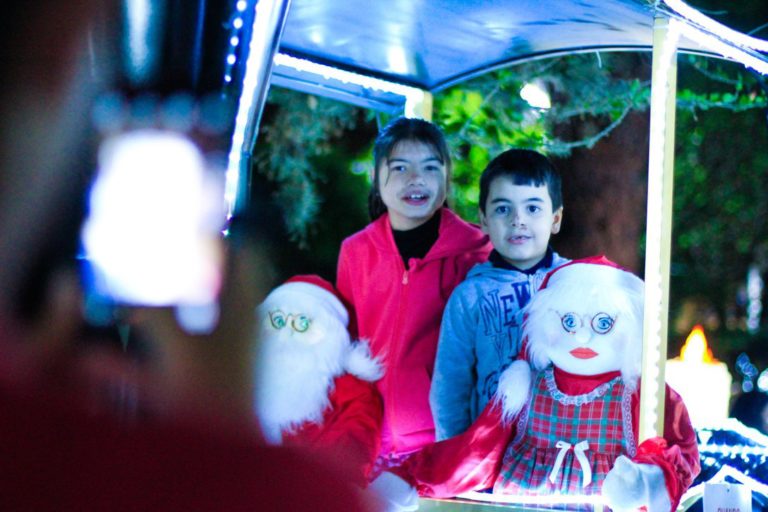 Em noite de famílias na praça, decoração de Natal é inaugurada em São Sepé