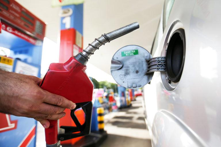 Pesquisa aponta para redução no preço dos combustíveis