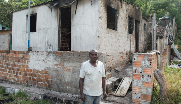 Família de Caçapava do Sul perde tudo após incêndio em residência