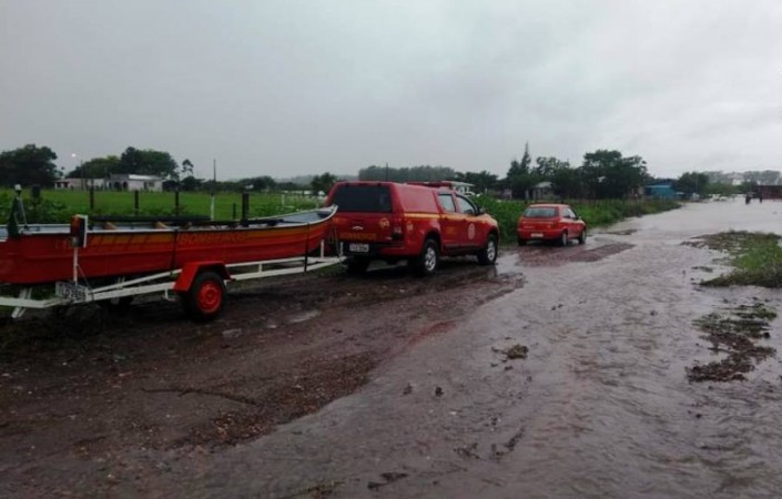 Chuvas recentes causam estragos em 15 municípios e deixam dois mortos no RS