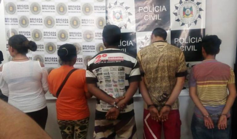 Polícia faz prisões durante cumprimento de mandado de busca e apreensão em São Sepé