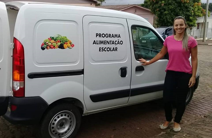 Novo veículo leva merenda às escolas de Formigueiro