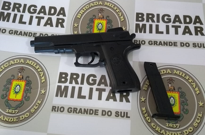 Homem é detido com simulacro de pistola em São Sepé