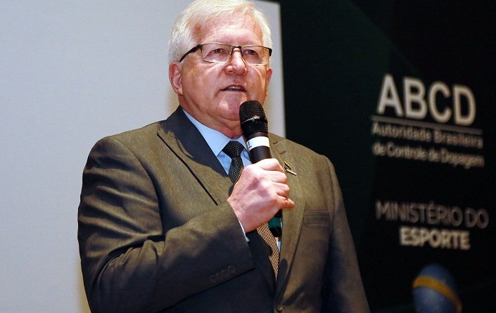 Professor natural de Formigueiro é homenageado em Brasília