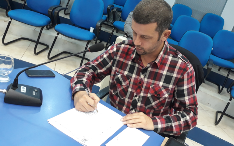 Câmara de São Sepé aprova homenagem ao professor Dervilar Fontoura