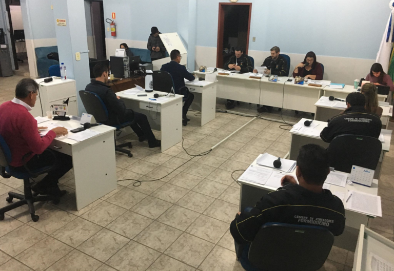 Câmara de Vereadores de Formigueiro fará sessões no interior