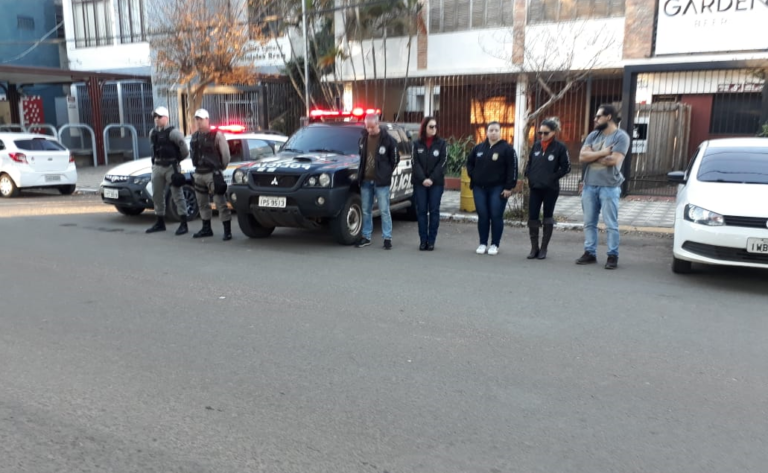 Brigada Militar e Polícia Civil de São Sepé prestam homenagem a policial morto em operação