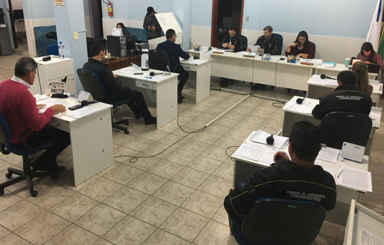 Vereadores de Formigueiro aprovam novas contratações para a prefeitura