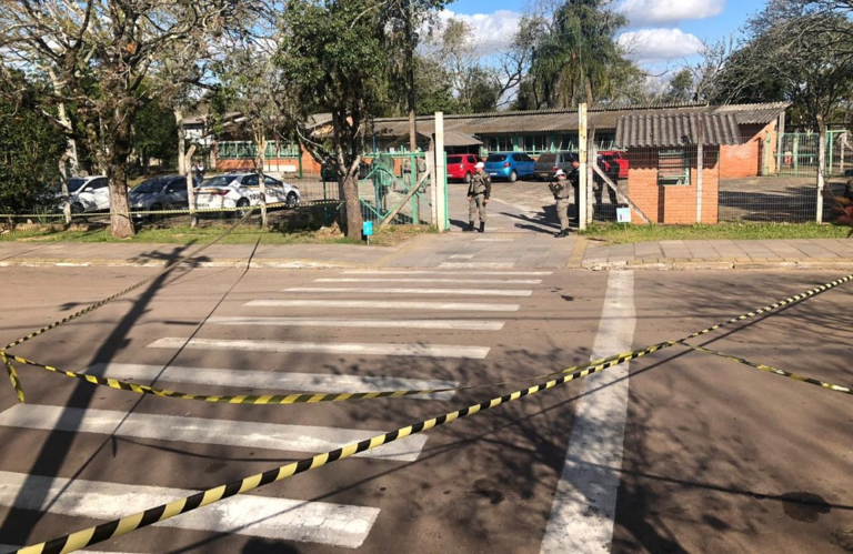 Ataque com machadinha deixa alunos e professora feridos em escola do RS