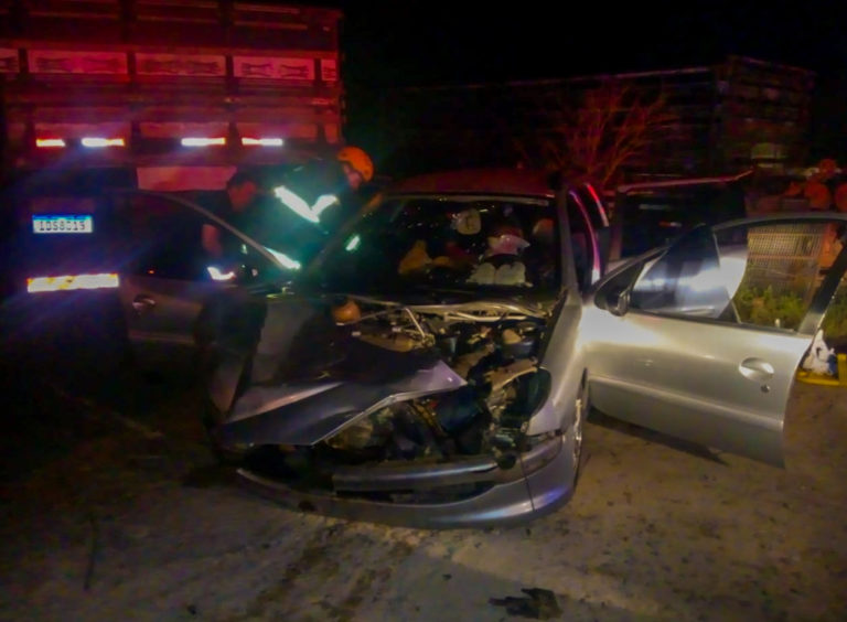Carro com placas de São Sepé se envolve em acidente em Restinga Sêca