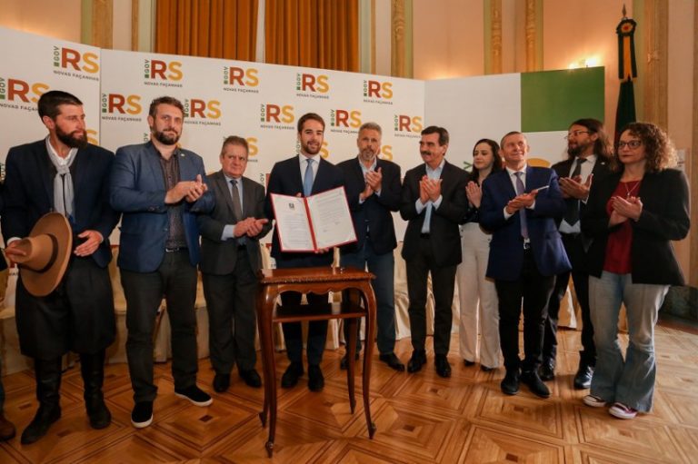 Lei permite renovação de contratos temporários de professores da rede pública do Estado