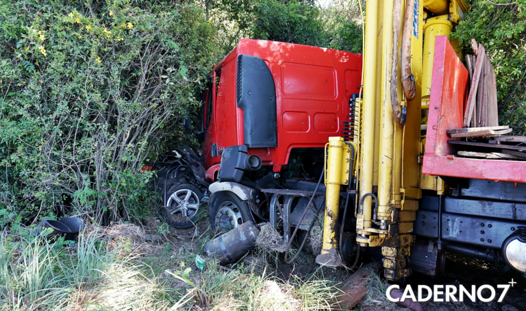 Tragédia: colisão frontal mata três pessoas na BR-290 em São Gabriel