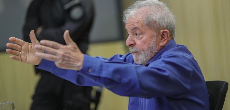 Defesa de Lula vai entrar com pedido imediato de soltura