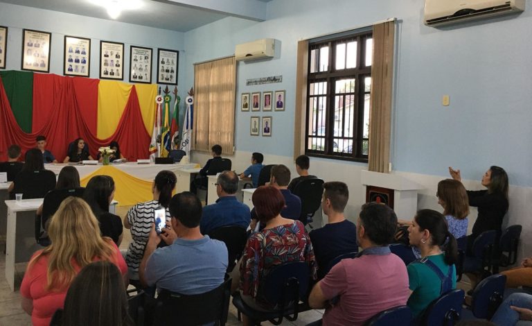 Câmara de Formigueiro aprova projeto apresentado por alunos