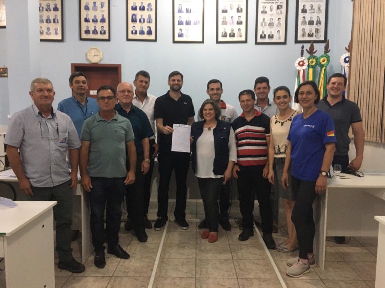 Sessão é marcada por entrega de moções em Formigueiro