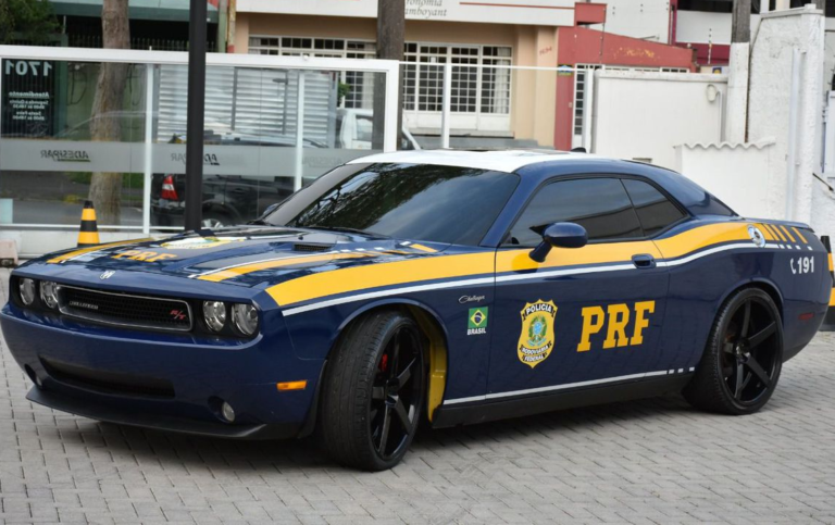 PRF passa a usar Dodge Challenger apreendido em ação contra o tráfico