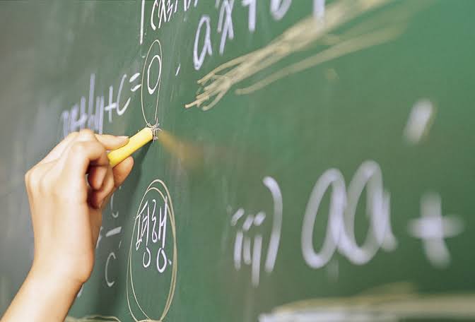 Piso nacional dos professores deve ter reajuste de 12,84%