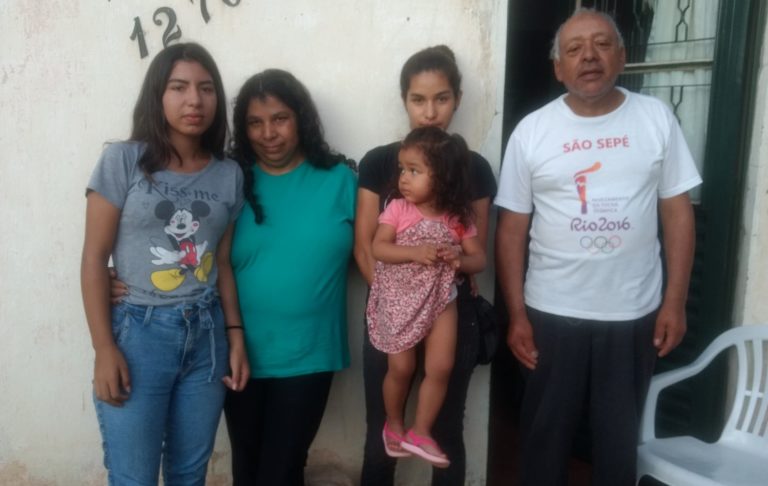 Família busca ajuda para construir a casa própria em São Sepé