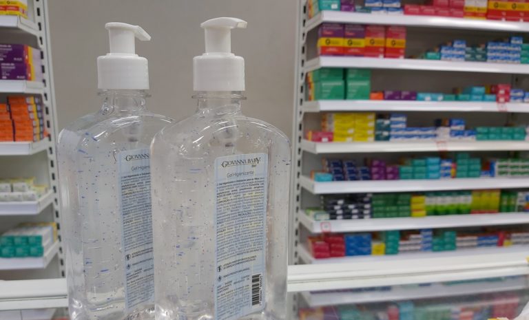 Procura por álcool gel aumenta nas farmácias e mercados de São Sepé