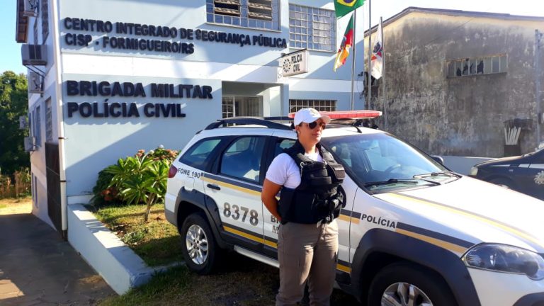 Brigada Militar de Formigueiro homenageia sua policial militar feminina