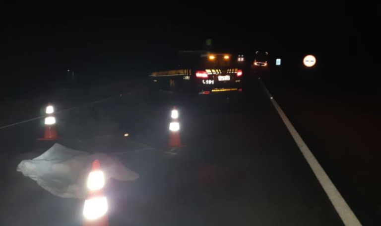Mulher morre atropelada na BR-290 em Cachoeira do Sul