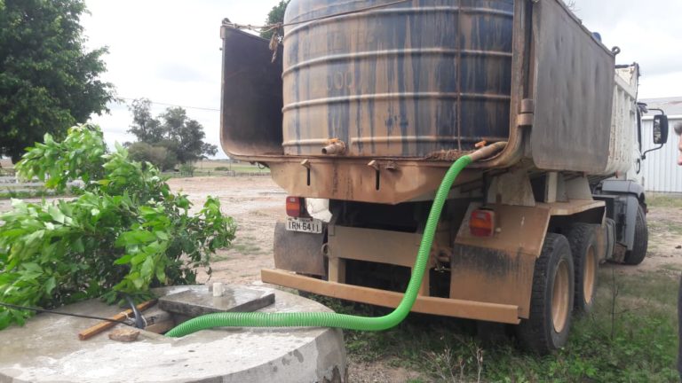 Estiagem: prefeitura distribui água aos moradores do interior de São Sepé